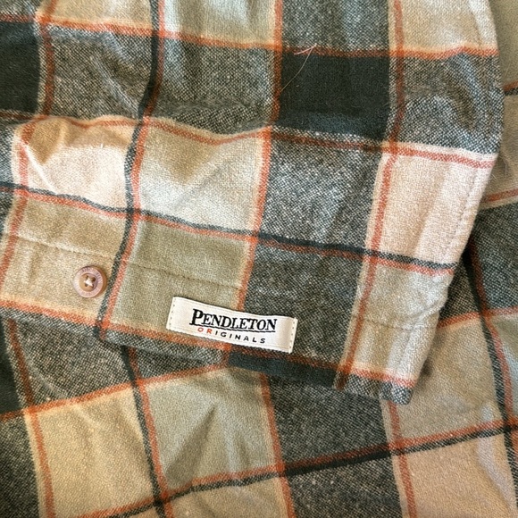 Pendleton Plaid 100%Virgin Wool Button Down‎ - Picture 6 of 12